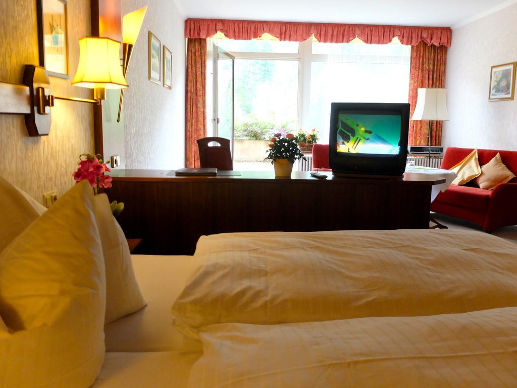 Hotel Valsana Am Kurpark Bad Wildbad Phòng bức ảnh