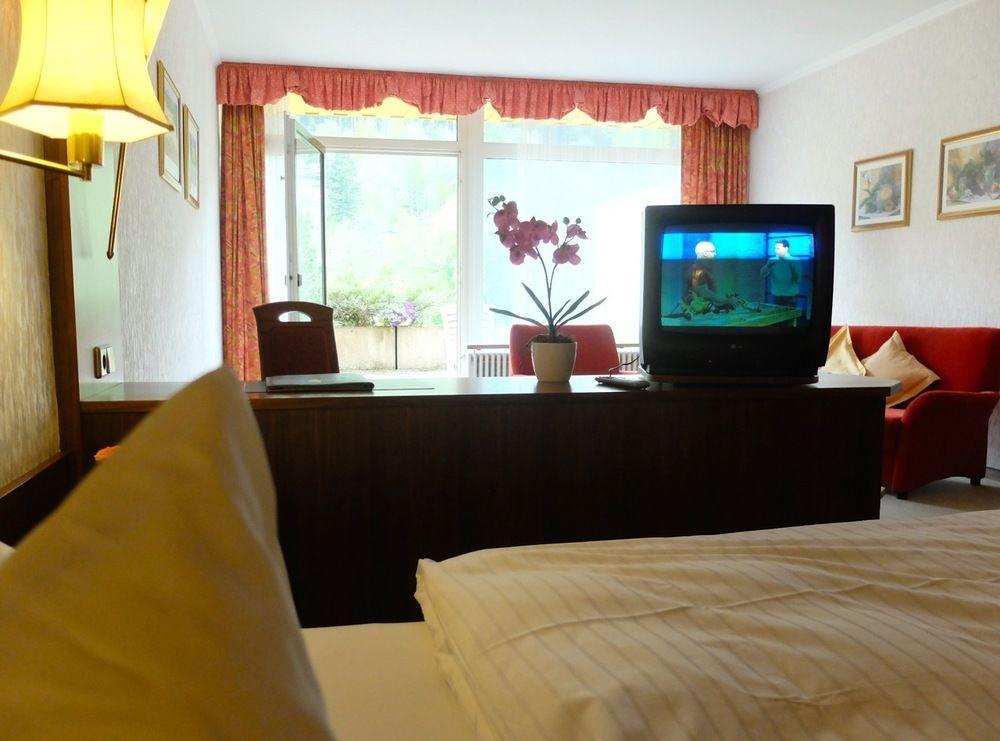 Hotel Valsana Am Kurpark Bad Wildbad Ngoại thất bức ảnh