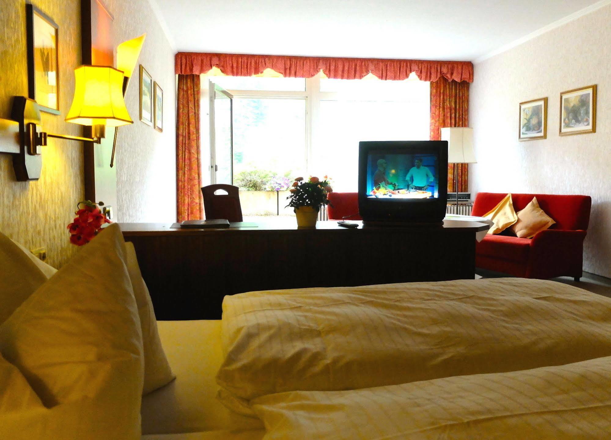 Hotel Valsana Am Kurpark Bad Wildbad Ngoại thất bức ảnh