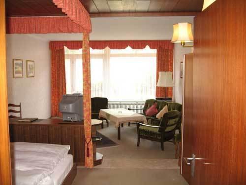 Hotel Valsana Am Kurpark Bad Wildbad Ngoại thất bức ảnh